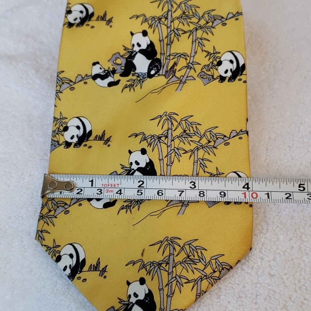 - - - Tie - Picture 2 of 4